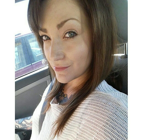 Meet your Posher, Julia - Picture 2 of 5